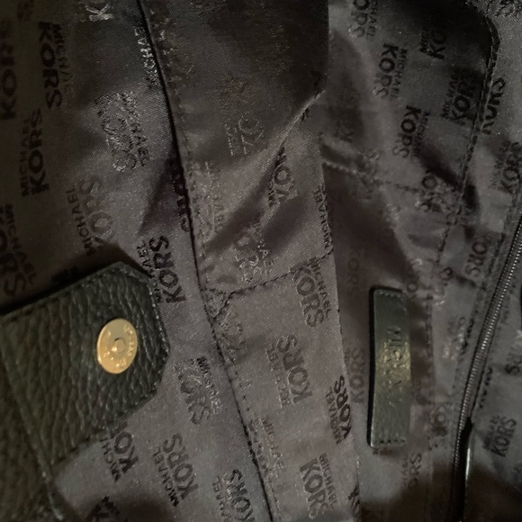 Michael Kors purse - Picture 7 of 8